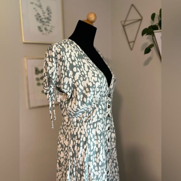 L*SPACE Valentina Dress in Stone Steps SIZE Medium EUC!! - Picture 10 of 13